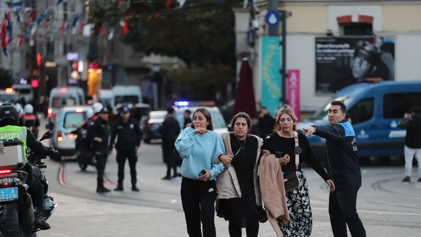 Sok halottja és sebesültje van az Isztambul sétálóutcáján történt robbanásnak