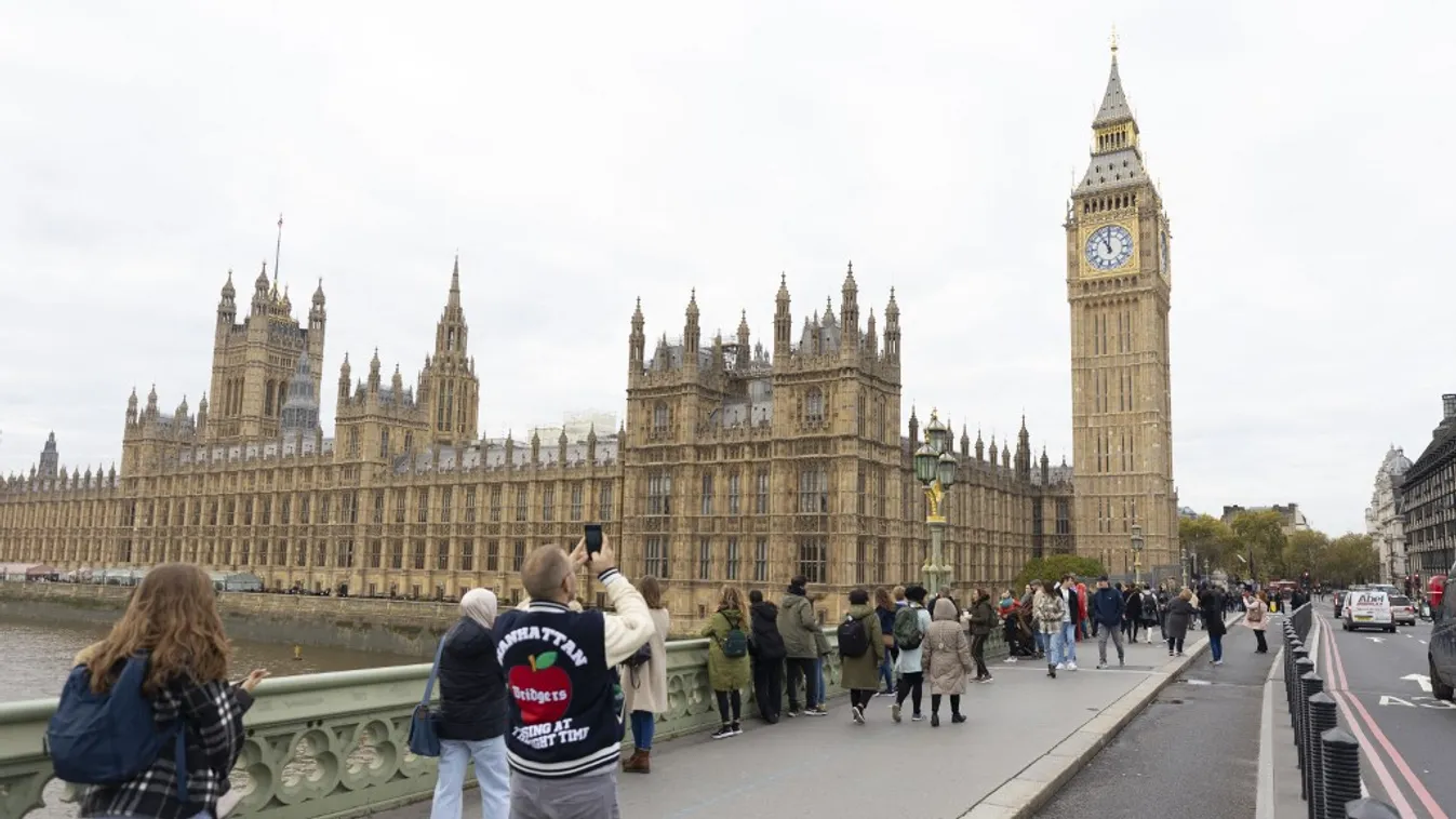 Videó: 5 év némaság után megkondult a Big Ben ikonikus harangja
