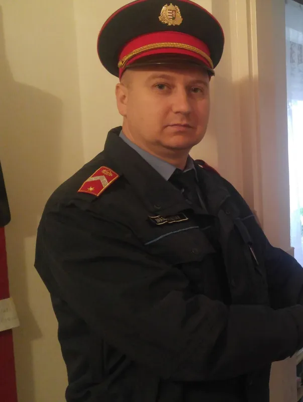 Juhász Krisztián tűzoltó zászlós, a hatvani háztűz szomszédjainak megmentője