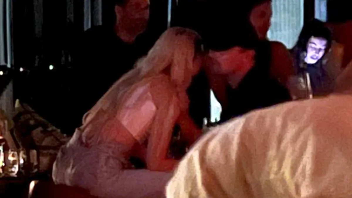 *PREMIUM-EXCLUSIVE* Leonardo DiCaprio is back on the prowl as he gets cozy with supermodel Gigi Hadid in NYC! **WEB EMBARGO UNTIL SEPTEMBER 14th AT 8:15 PM ET**