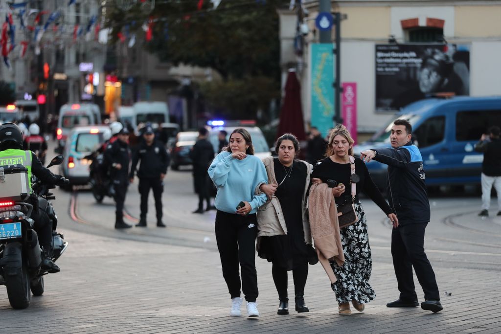 Sok halottja és sebesültje van az Isztambul sétálóutcáján történt robbanásnak