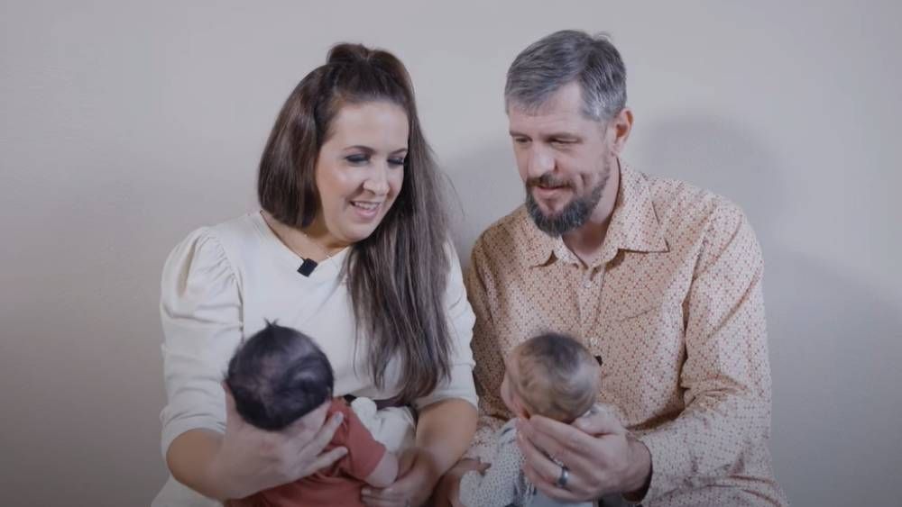 Christina, Bill, játékbabákat nevelő pár Truly, YouTube