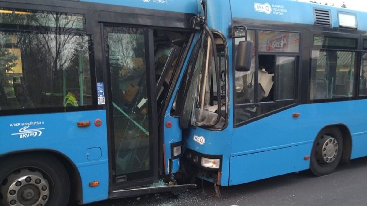 Megrázó részletek a XVII. kerületi balesetről: szándékosan ütközhetett a két busz