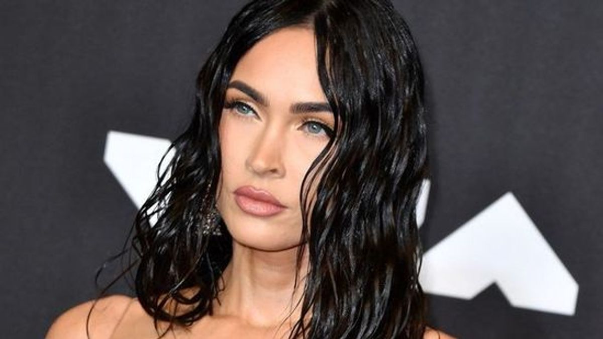 Borzasztóan kínos: A fél világ Megan Fox szeméremdombját figyeli