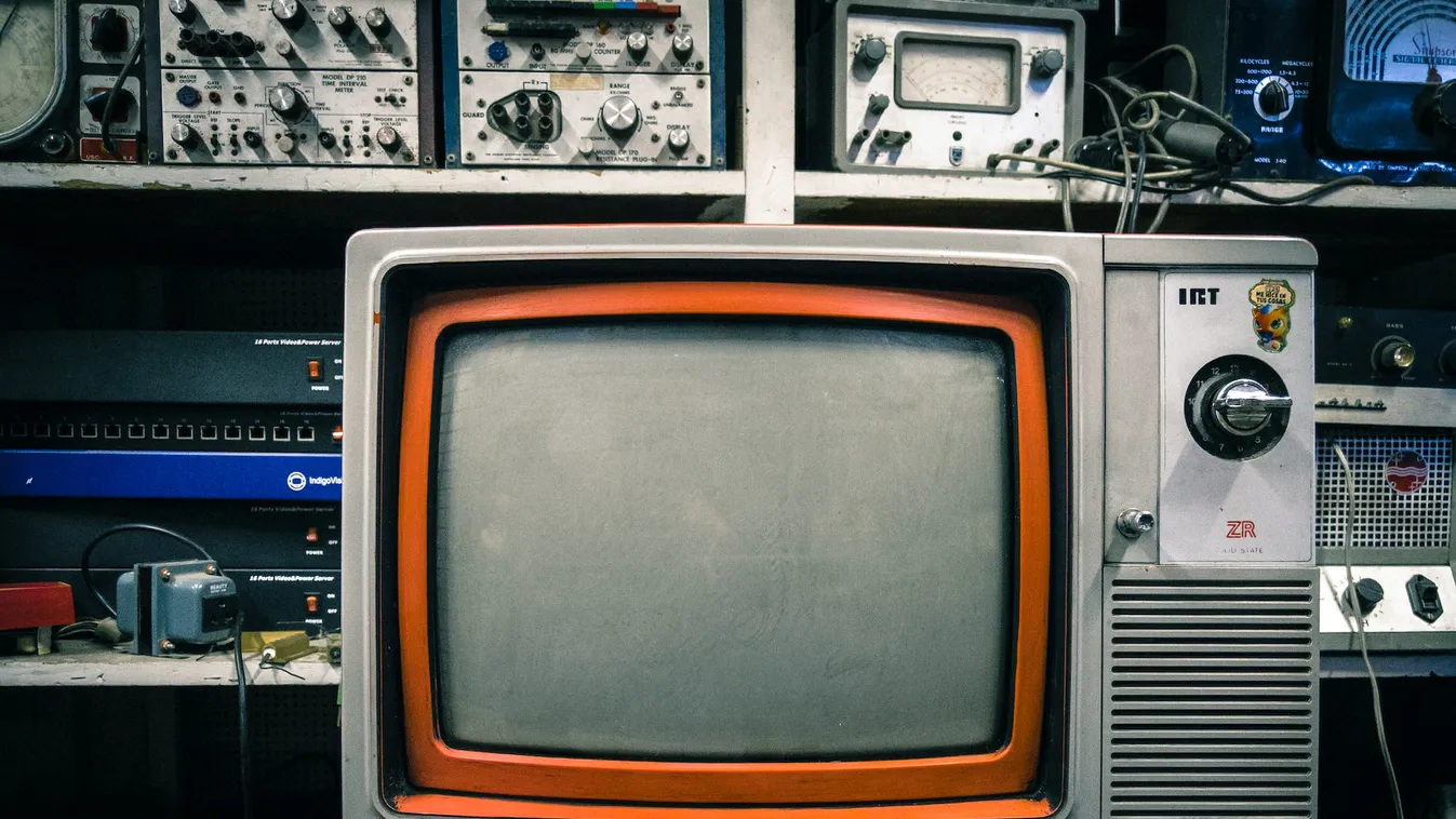 Mindenünk a tévé, immár 68 éve