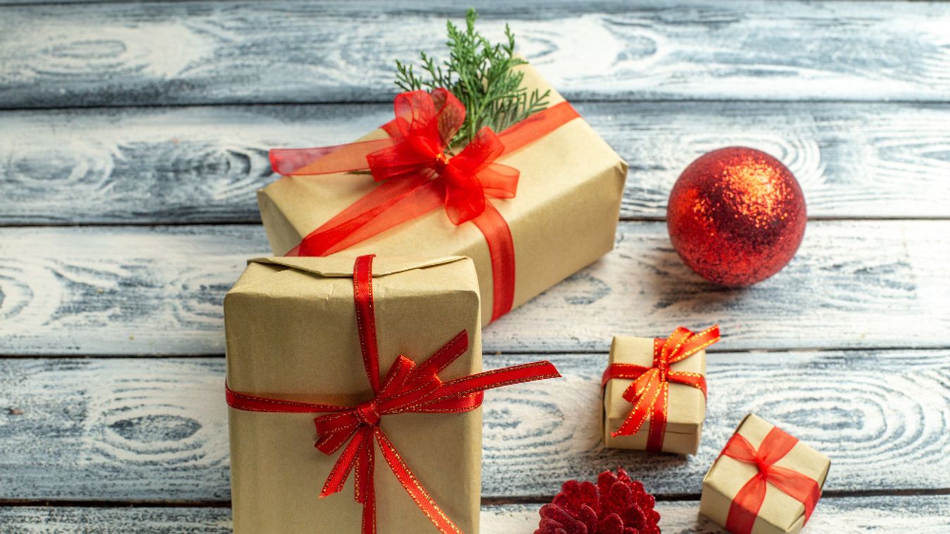 https://cdn.borsonline.hu/2022/12/2J_k18kJsnwnrNROEh8nLHH2lLjMJ2Yu6V9DslDWoMM/fill/1347/758/no/1/aHR0cHM6Ly9jbXNjZG4uYXBwLmNvbnRlbnQucHJpdmF0ZS9jb250ZW50LzQ2ZmQyZWNkNWU4MjQ1MzU4MTNkMDk1YjdmNzAwOTQ0.jpg
