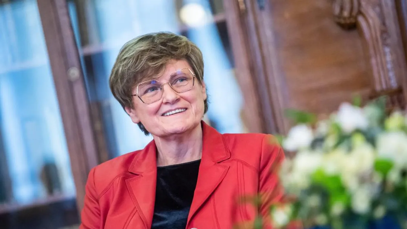 Karikó Katalin támogatásával világszínvonalú eszköz került a Debreceni Egyetemre