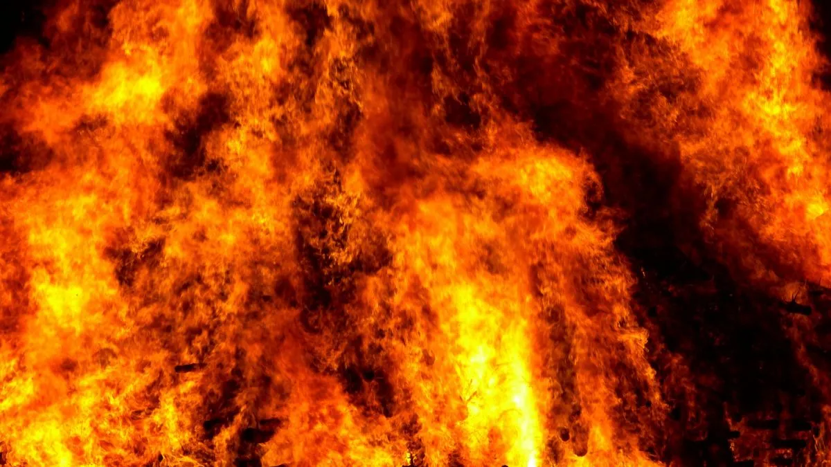 tűz, lángok, felgyújtotta, lakástűz, háztűz, Pexels illusztráció