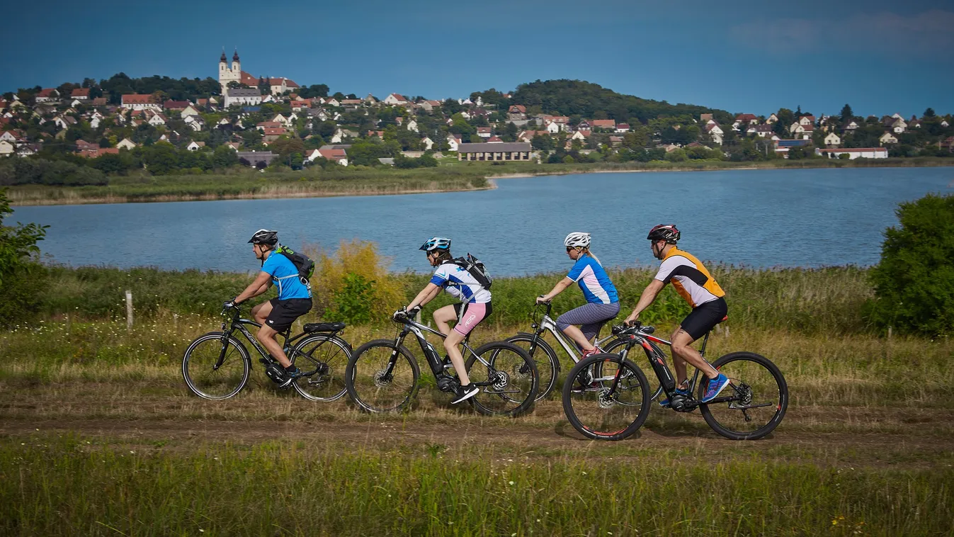 Újabb kerékpárút készült el a Balatonnál