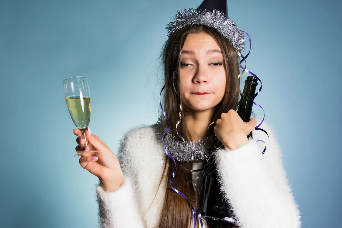 részeg, másnapos, másnap, macskajaj, alkohol, buli, Shutterstock