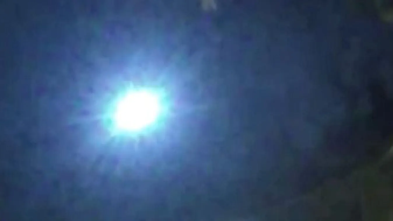 Megrázó képsorok: biztonsági kamera felvételén tűnt fel egy óriási UFO – videó