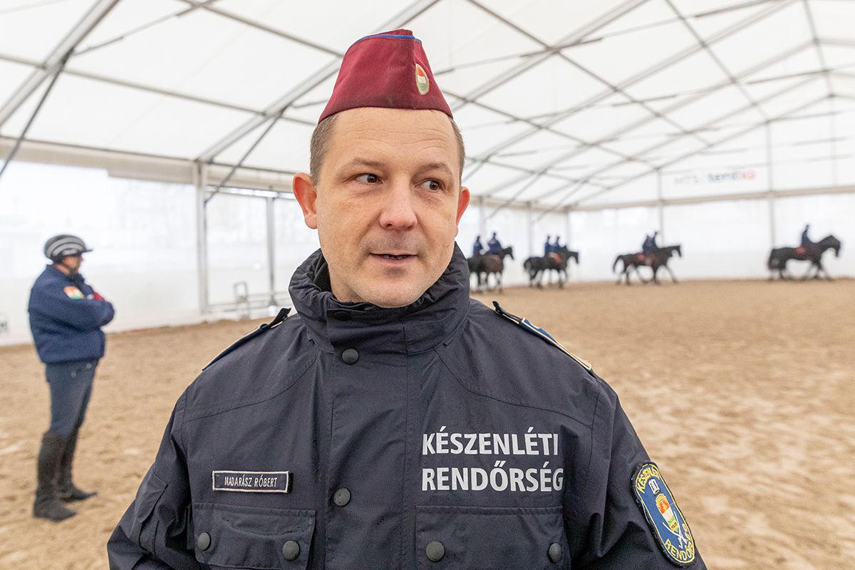 Madarász Róbert alezredes, Készenléti Rendőrség lovas alosztályának vezetője