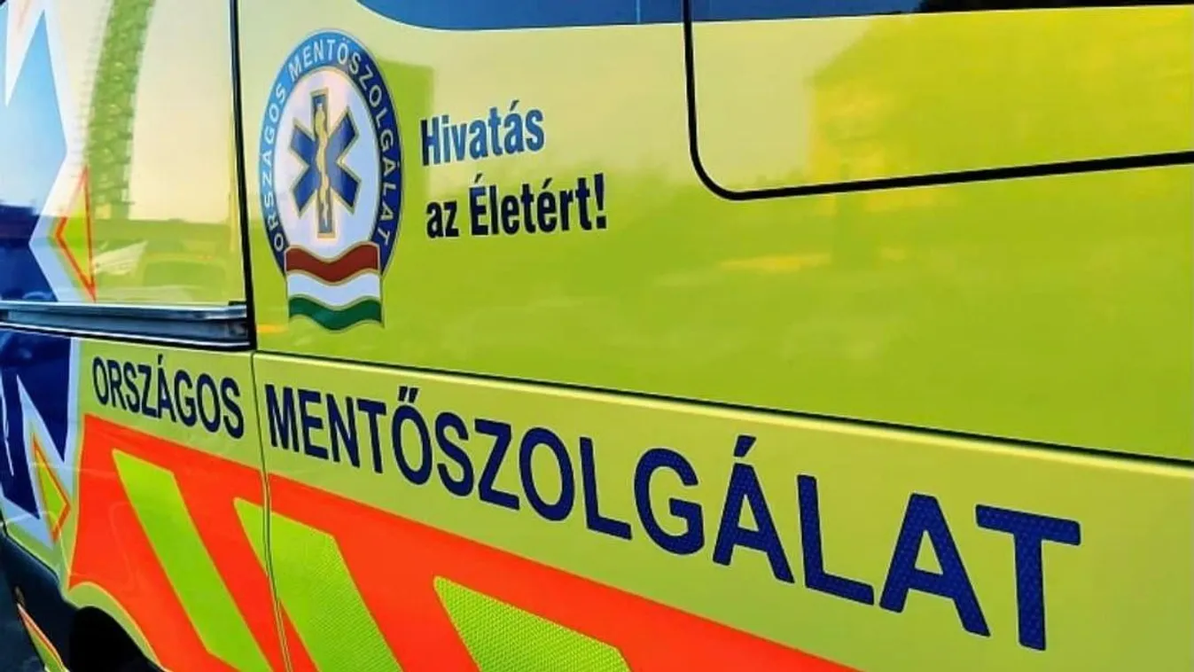Frontális karambol a  6-os főúton, a mentők már a helyszínen