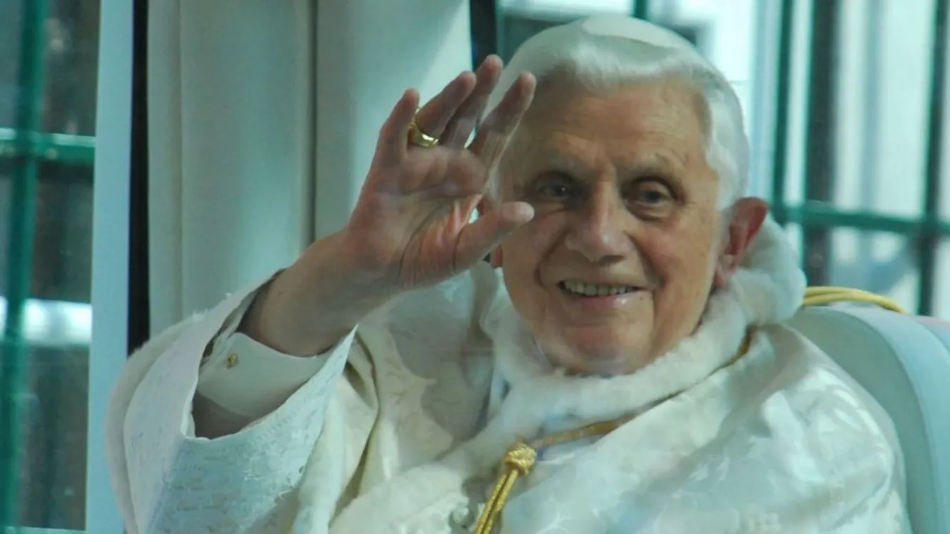 Súlyossá vált XVI. Benedek állapota - Imádkoznak érte az olasz templomokban