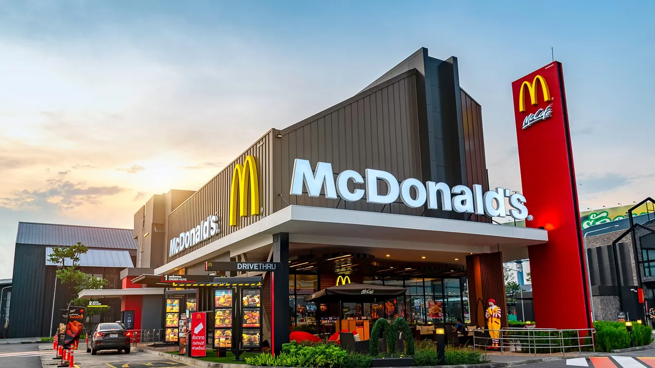 Egy McDonald’s, ahol ókori sírok és csontok között étkezhetünk