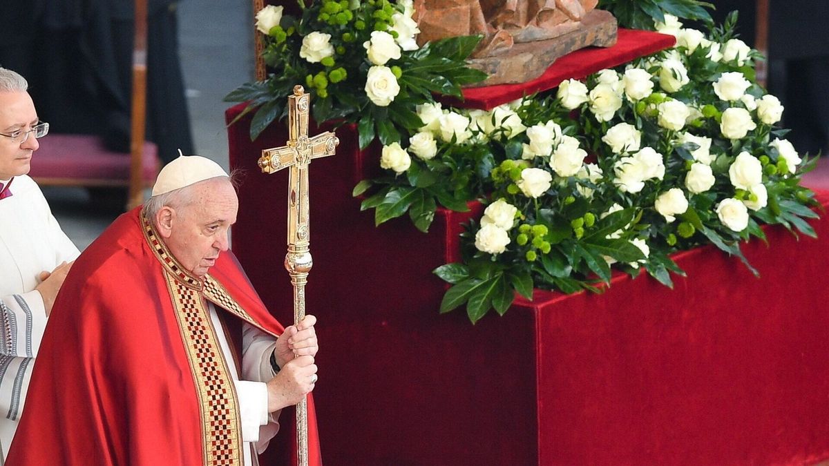 Aggasztó hír érkezett: kórházba került Ferenc pápa
