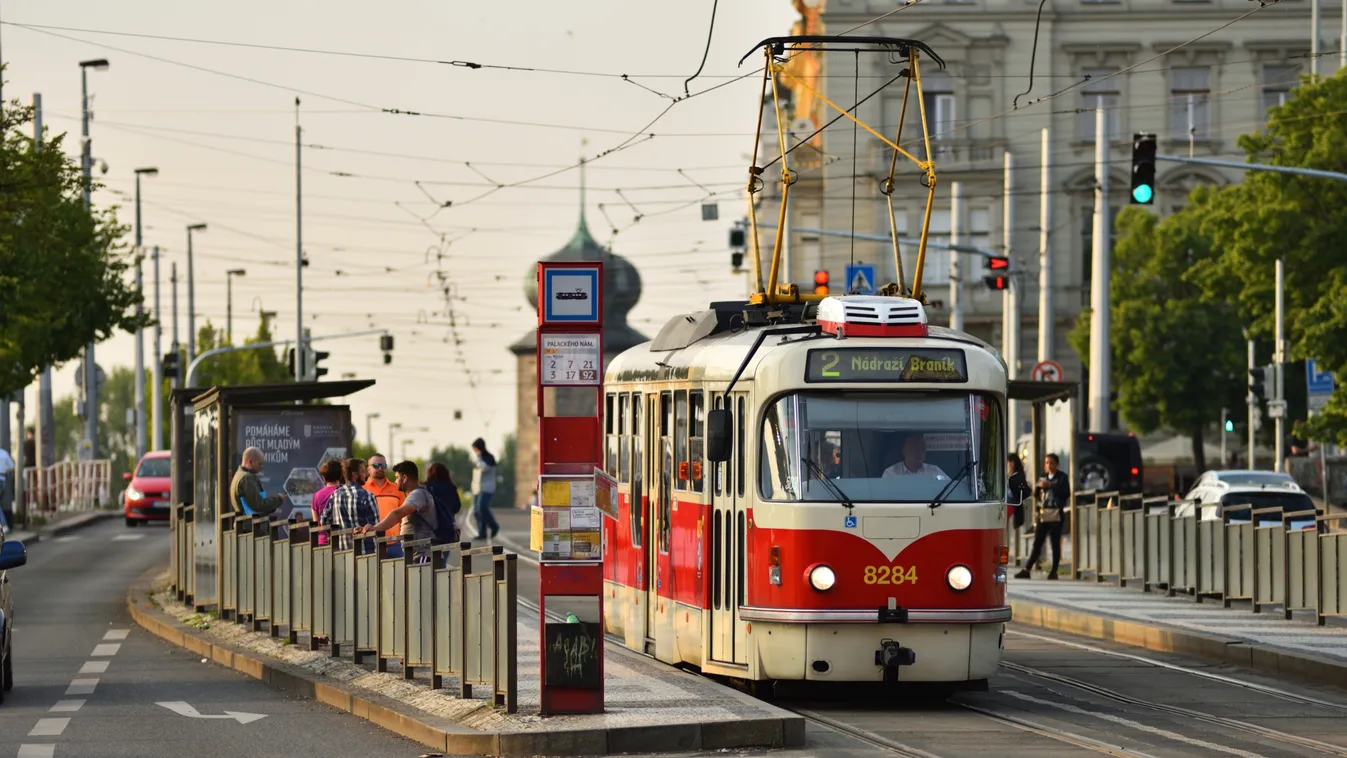 Prágában ilyen menő villamos is bérelhető, ha városnézésre indulnánk