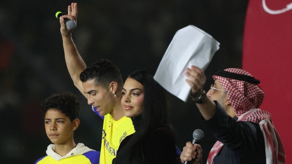 Cristiano Ronaldo érkezett sztárként Rijádba, de Georgina egyelőre nagyobb sikert arat