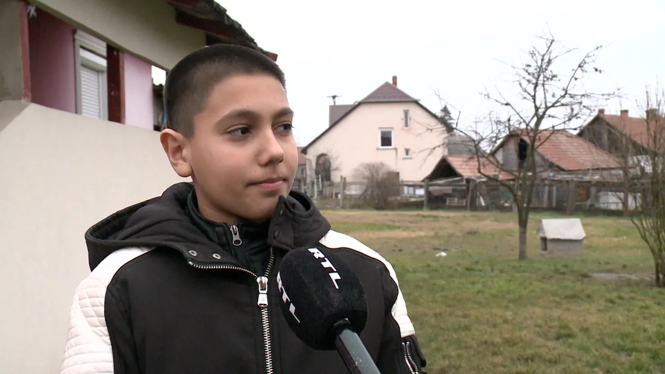 Ötöst ígért a verésért mezőcsáti tanár, és nevetve nézte végig, ahogy egy 12 éves fiút húszan ütlegelnek