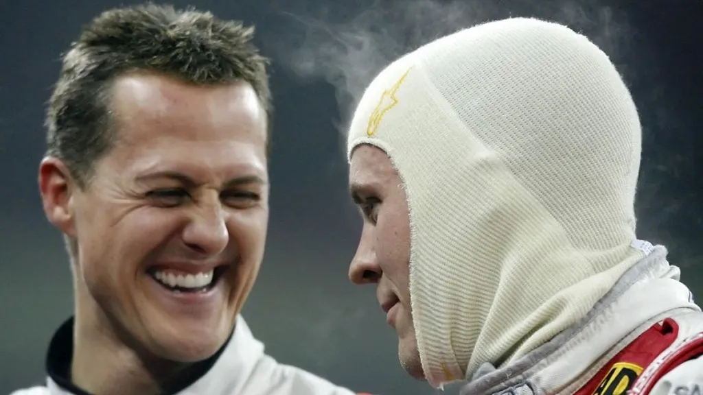 Michael Schumacher (balra) és Ekström a 2007-es versengésük után