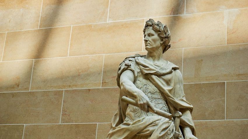 Melyik birodalom uralkodója volt Julius Caesar?