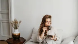 Száraz a szemed és szereted a kávét? Akkor ezt olvasd el a reggeli kávé közben