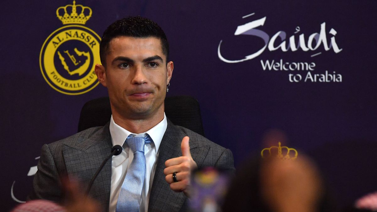 Cristiano Ronaldo bemutatkozó sajtótájékoztatóján a szaúdi al-Nasszr játékosként