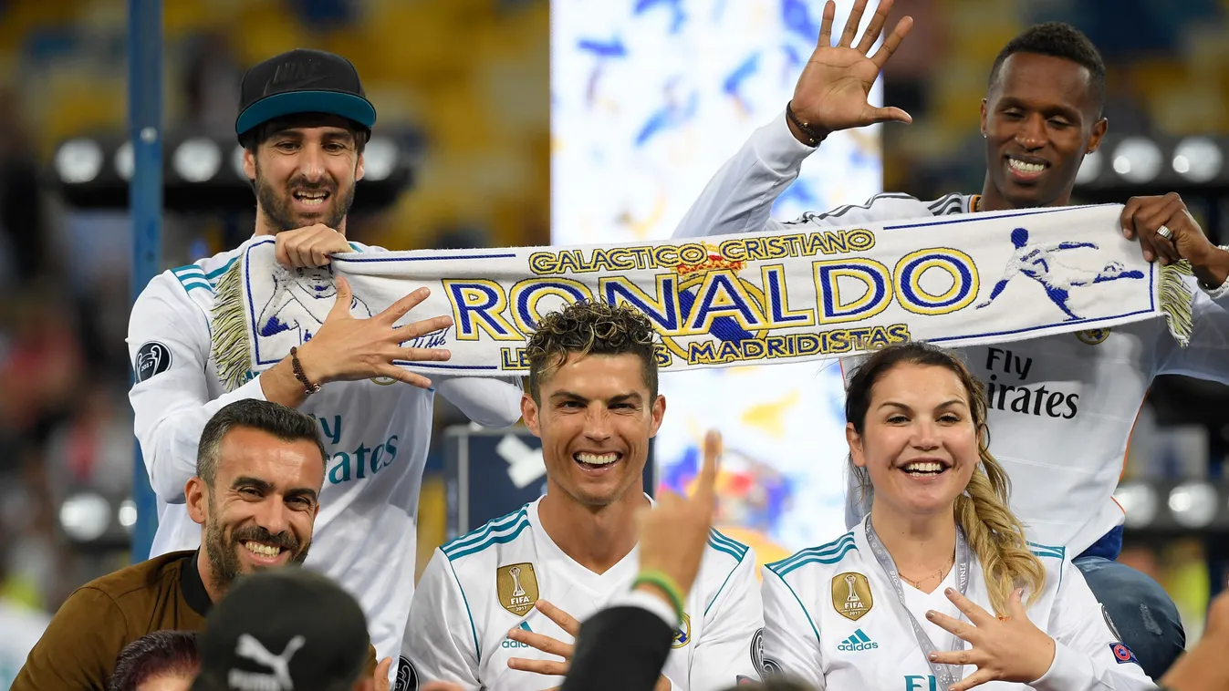 Fotók a szülinapi buliról: Cristiano Ronaldót ünnepelték a barátai