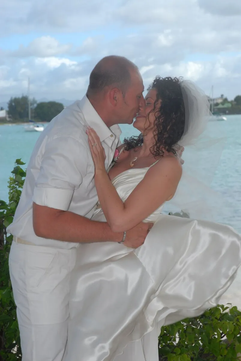 Győrfi Pál és Adrienn Mauritiuson kelt egybe