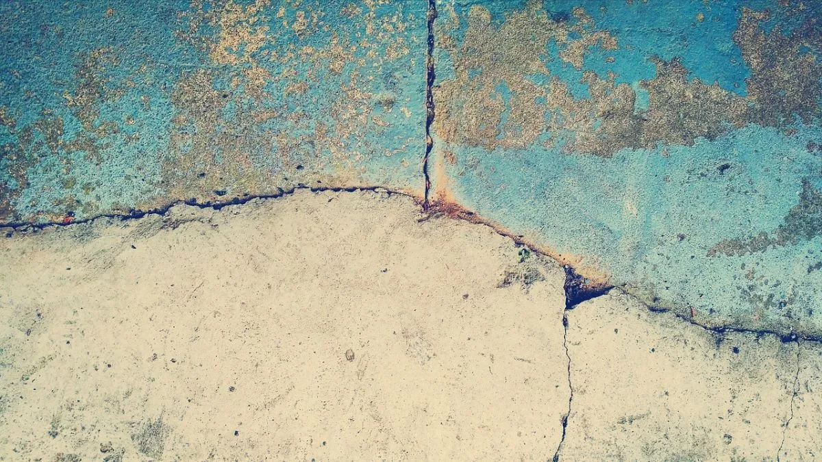 repedés a falon
