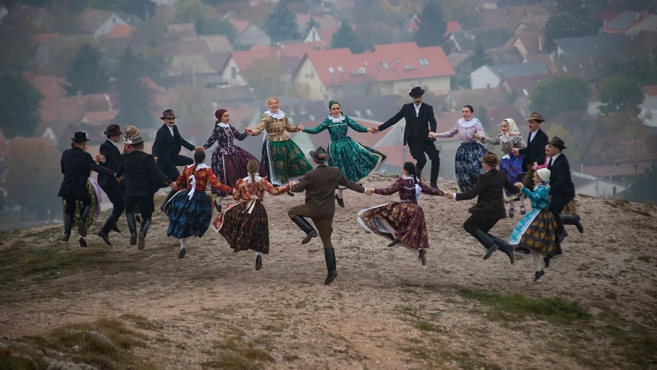 Ez a repülő falu is ott van a Magyar Sajtófotó Pályázat díjazottjai között