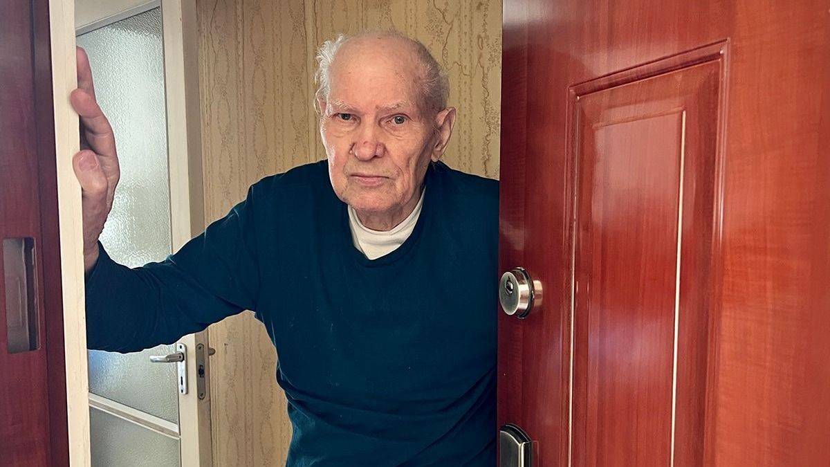 Első számú közellenség lett a galambetető bácsi Budapesten Első számú közellenség lett a galambetető bácsi Budapesten