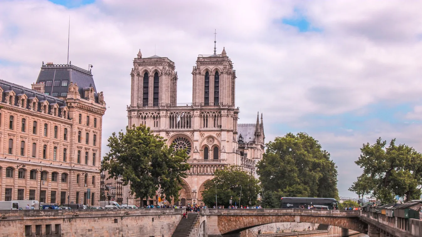 Ugyanolyan anyagokból készül a Notre-Dame új huszártornya, mint az eredeti