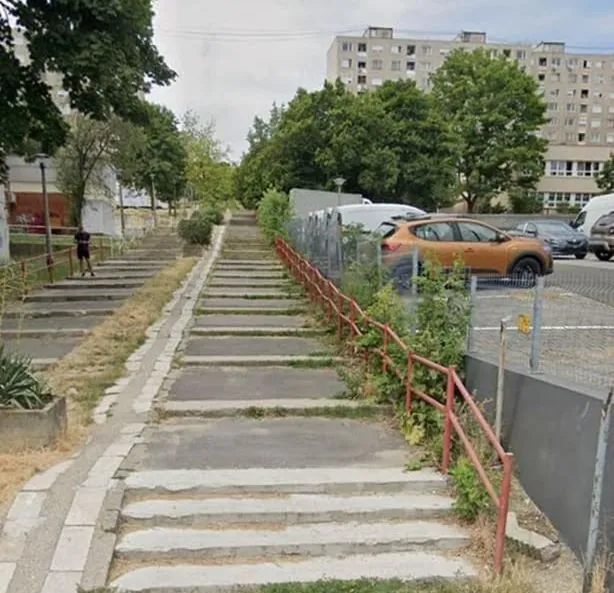 Miskolc, lépcső, holttest, 