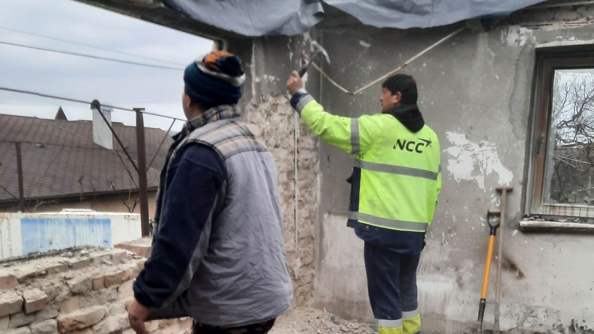 Kimenekült a lángok közül az idős házaspár - Újjáépíti a falu a leégett házukat