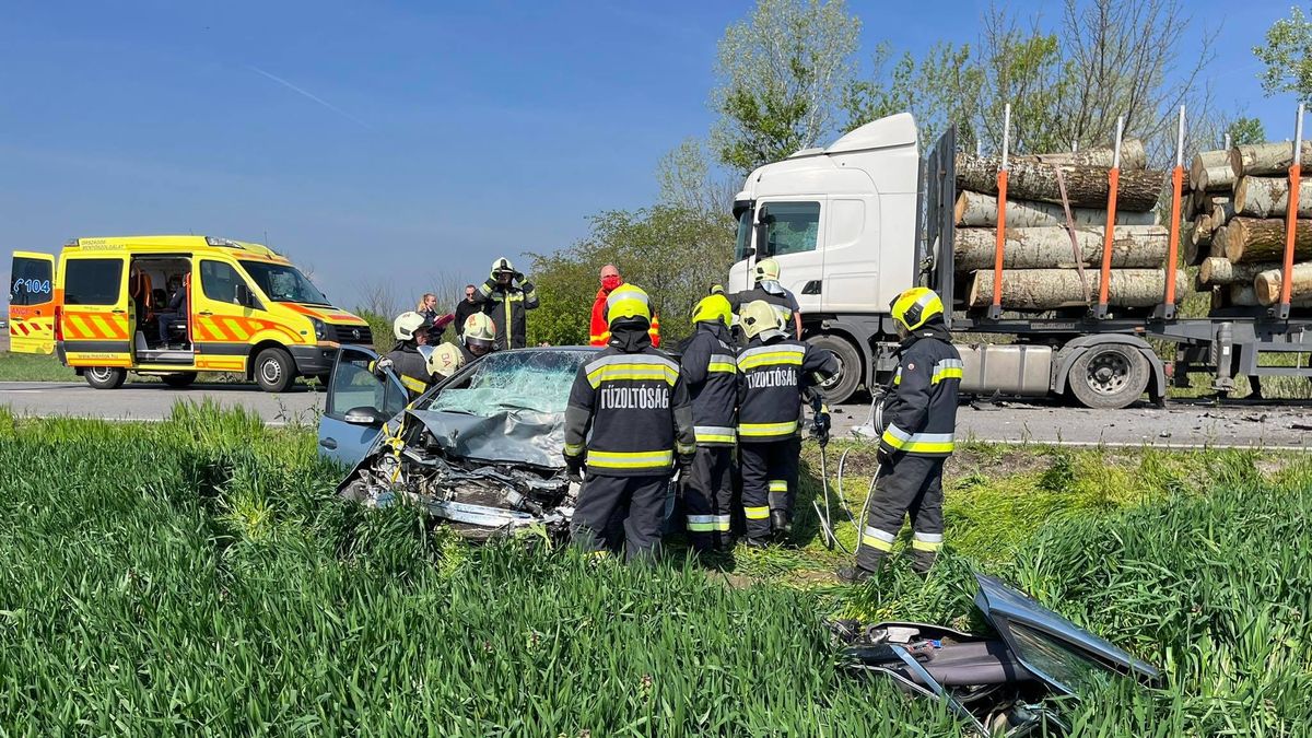 Karmikus tragédia: fákat szállító kamion lett a végzete a volt favágó fiúnak Pörbölynél