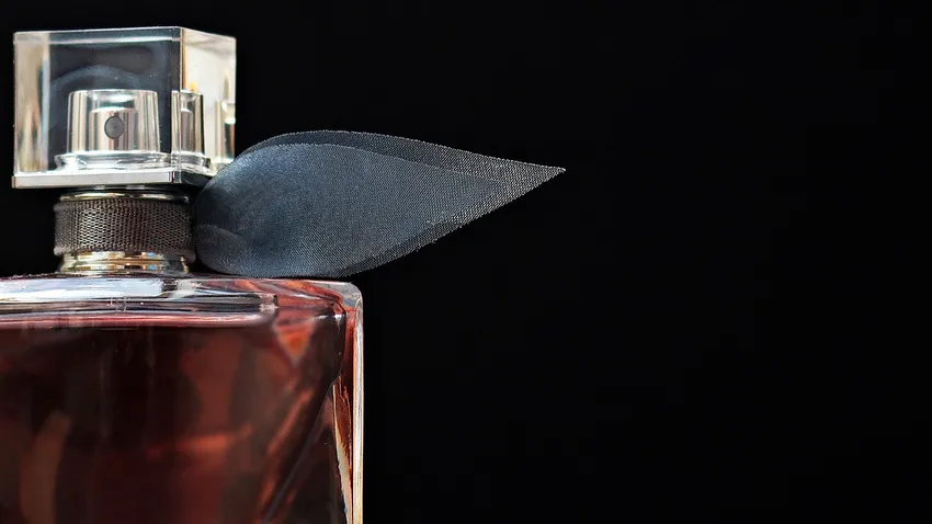 Melyik országban nem szokás parfümmel locsolkodni?