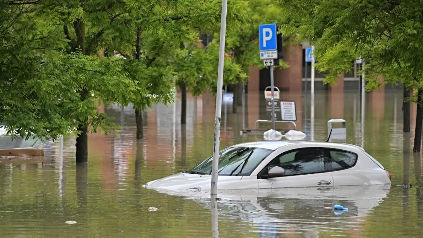 Döbbenetes képek az olaszországi áradásokról, lefújták a Forma-1-es nagydíjat is