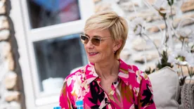 Jakupcsek Gabriella: Nem attól nő a nő, hogy cuppan a hájon a ruha