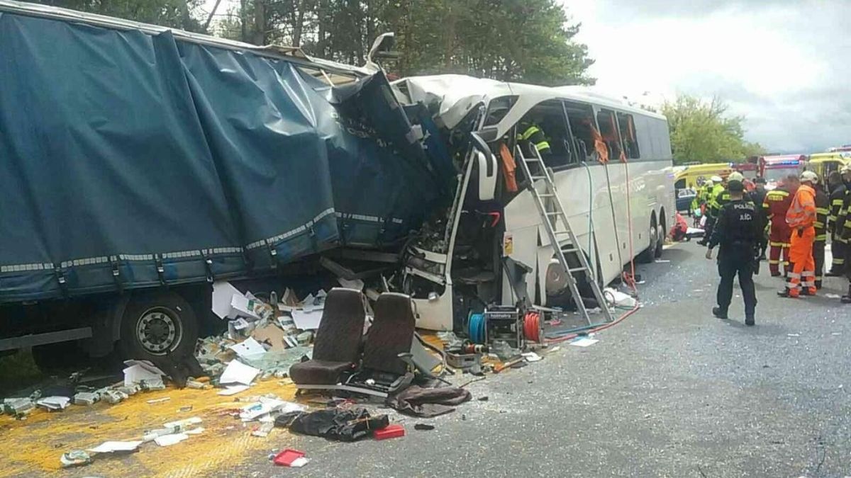 Kamion okozta a magyar busztragédiát: már 59 sérültje van a szlovákiai balesetnek