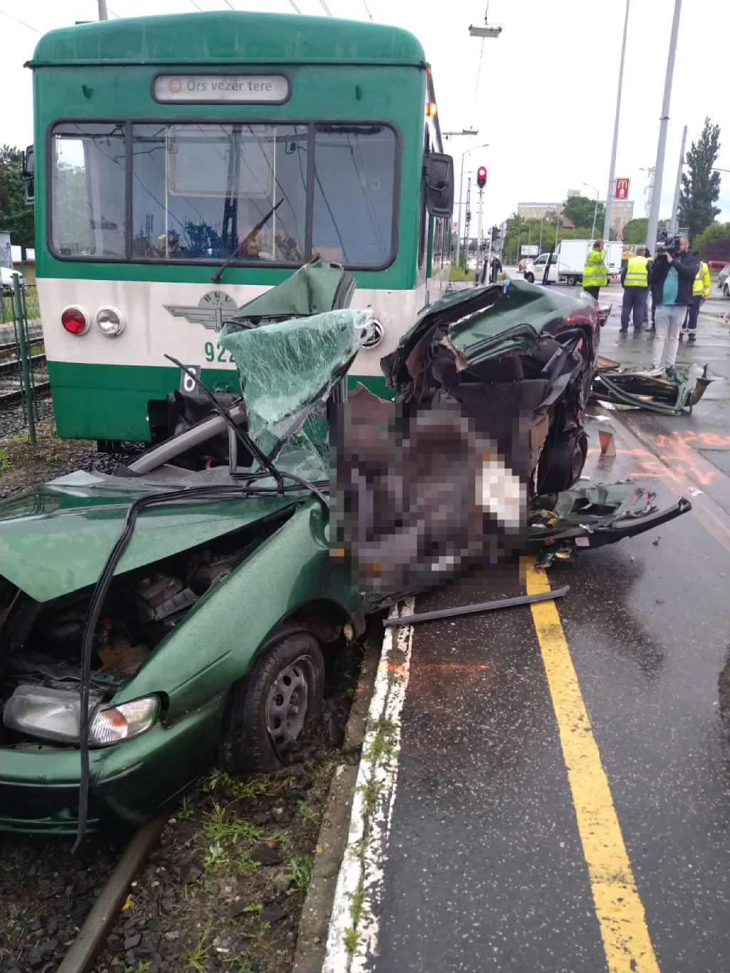 Helyszíni fotókon a budapesti HÉV-tragédia