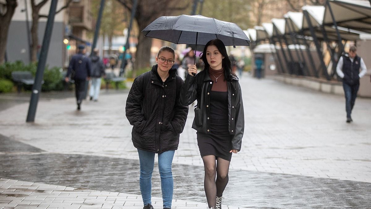 Borzasztó idő várható ma, az esőkabátra pedig egész héten szükség lesz