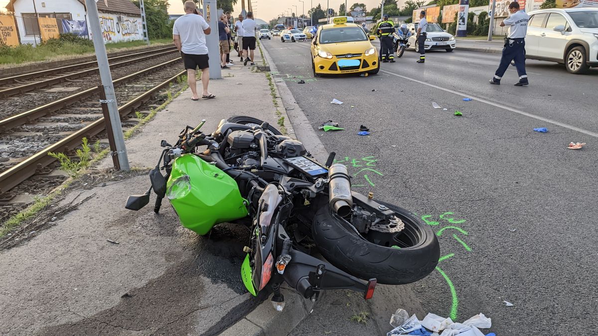 Brutális fotókat kaptunk a halálos motoros baleset helyszínéről