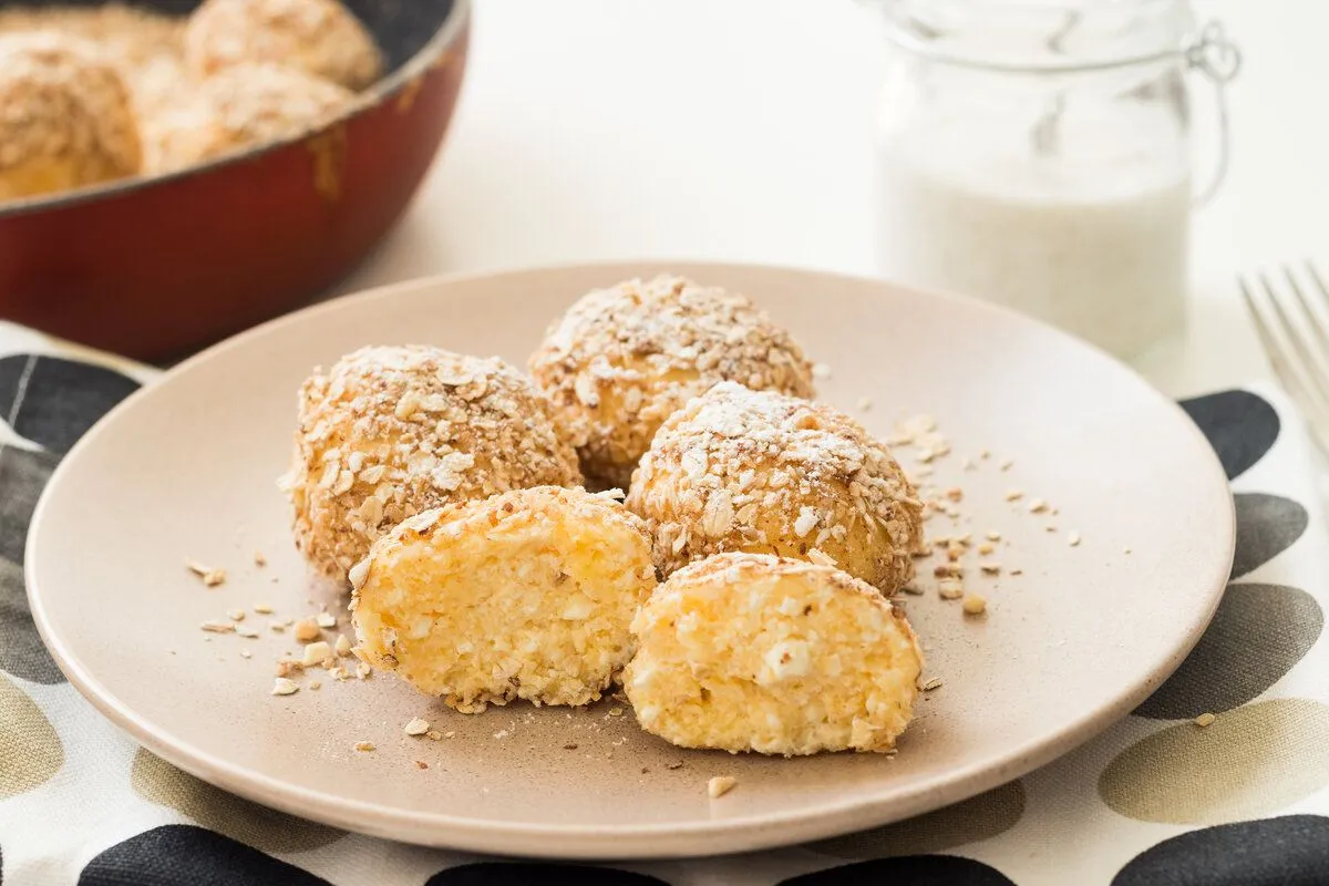 Traditional,Hungarian,Cooked,Cottage,Cheese,Balls,With,Sour,Cream,,Served