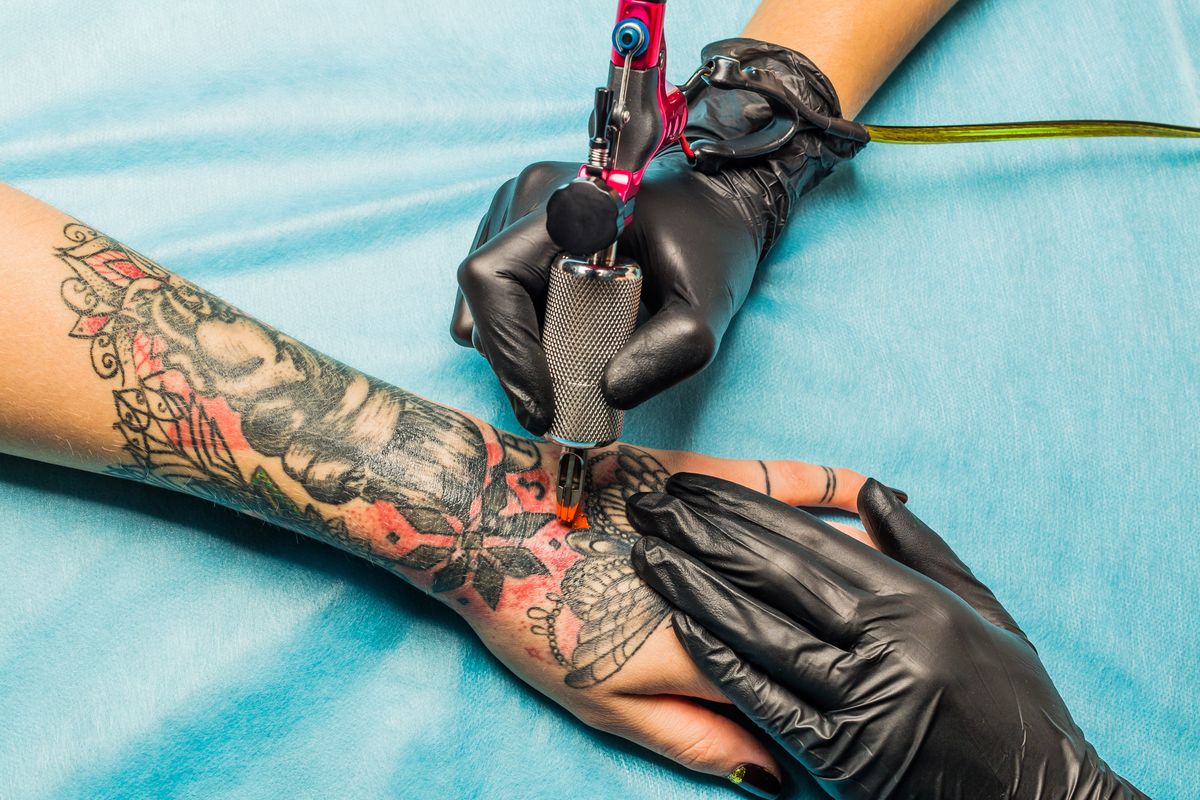 tetoválás, 325469492, Shutterstock