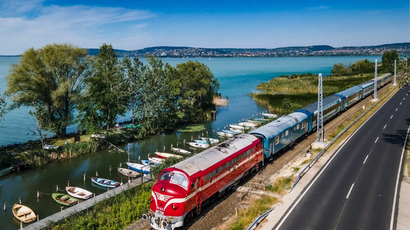 A hétvégén már retro vonatokkal roboghatunk a Balatonon