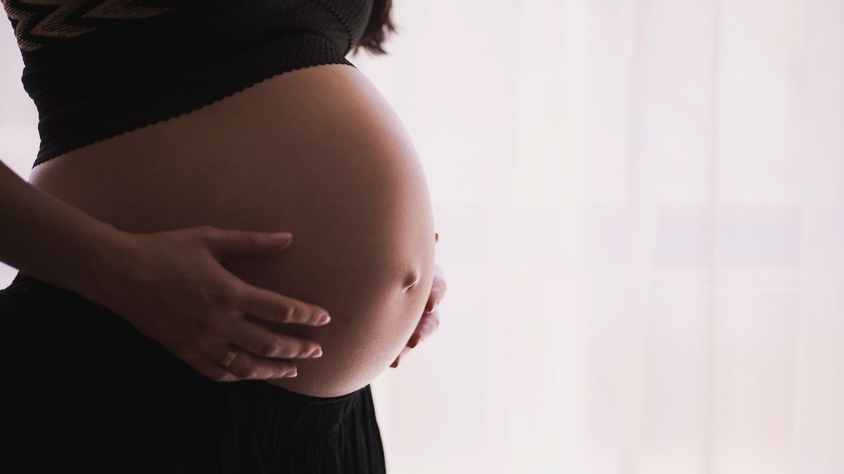 Holtan találtak egy kétgyermekes édesanyát, meg nem született babáját kivették belőle