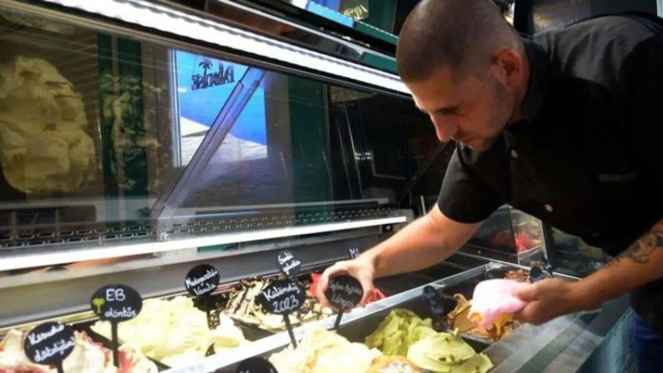 Ezen a balatoni településen sajtos-tejfölös lángos ízesítésű fagyit is kóstolhattok