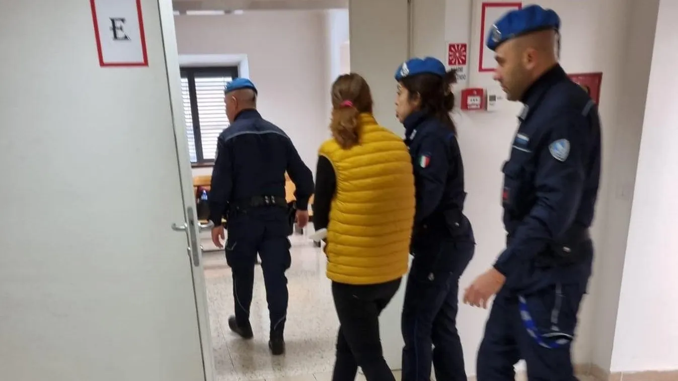 Verik, leköpik és megalázzák a börtönben a magyar pornószínésznőt