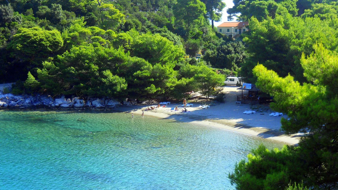 5 lenyűgöző mediterrán tengerparti város, ahol nem érik egymást a turisták
